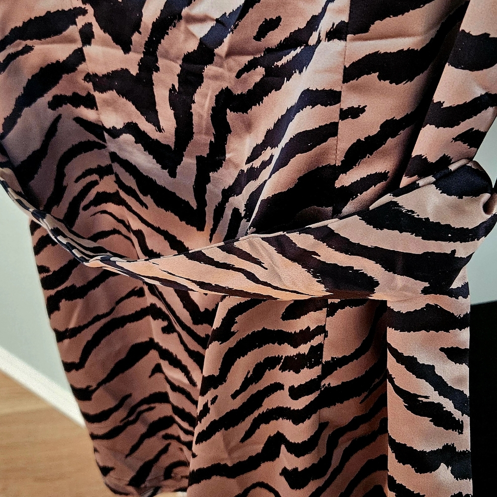 🩷 Dynamite Mini Dress - Picture 9 of 12
